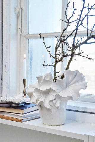 Isolinia vase H21,6 cm. hvid keramik